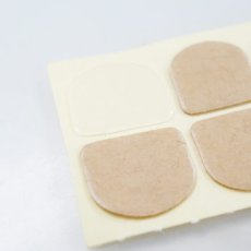 画像2: 薄いグミ状のシールでピッタリ密着★ネイルチップ用 粘着シール 48個［メール便OK］ (2)