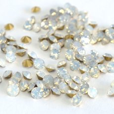 画像1: Vカットストーン ホワイトオパール ラウンド 3-5mm［メール便OK］ (1)