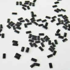 画像2: メタルスタッズ レクタングル 2x4mm ブラック/グレイッシュホワイト 約100P［メール便OK］ (2)