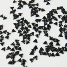 画像2: メタルスタッズ トライアングル ブラック/グレイッシュホワイト 約100P［メール便OK］ (2)