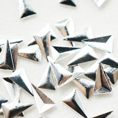 画像3: メタルスタッズ トライアングル ピラミッド 50個［メール便OK］ (3)